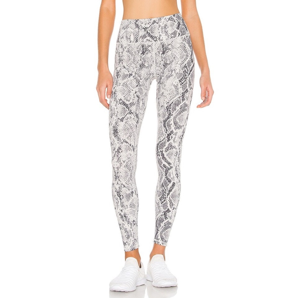 Alo Yoga high waist snakeskin vapor legging in bone